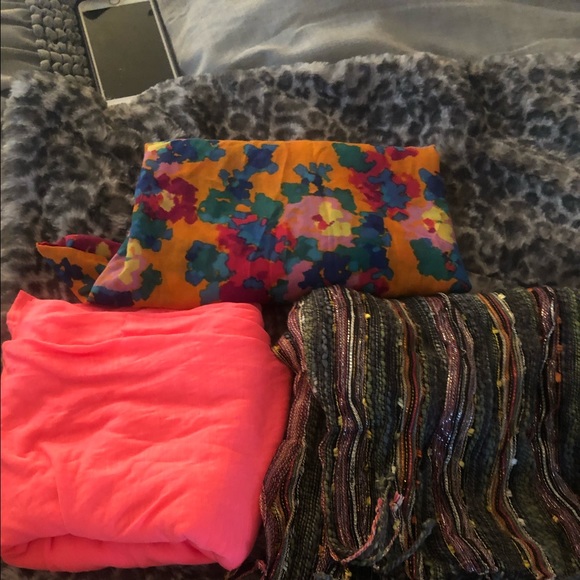 Bundle of 3 scarves - Picture 1 of 3